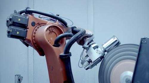 机器人打磨不锈钢制品视频（墙面打磨机器人视频）-图2