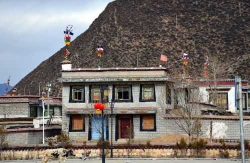 西藏别墅不锈钢制品效果图（西藏房子设计图）-图3