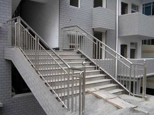 不锈钢制品楼梯护栏（不锈钢楼梯护栏厚度规范）-图3