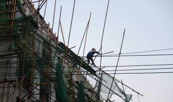 广东河源一工地高楼脚手架坍塌8位农民工坠落死亡，怎么回事（襄樊不锈钢制品焊接加工）-图2