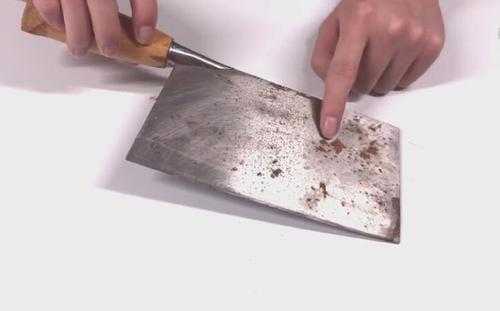 如何把用久的菜刀变锋利（不锈钢制品怎么除锈最快视频）